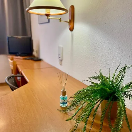 Bei Nuernberg, Fuer 3, 102 * Schwanstetten